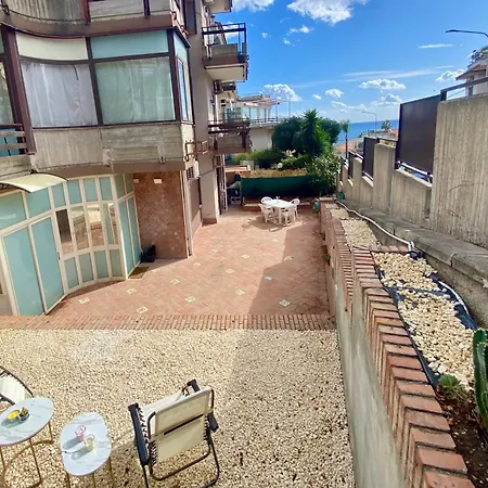 Sara Casa Acitrezza 아파트 *